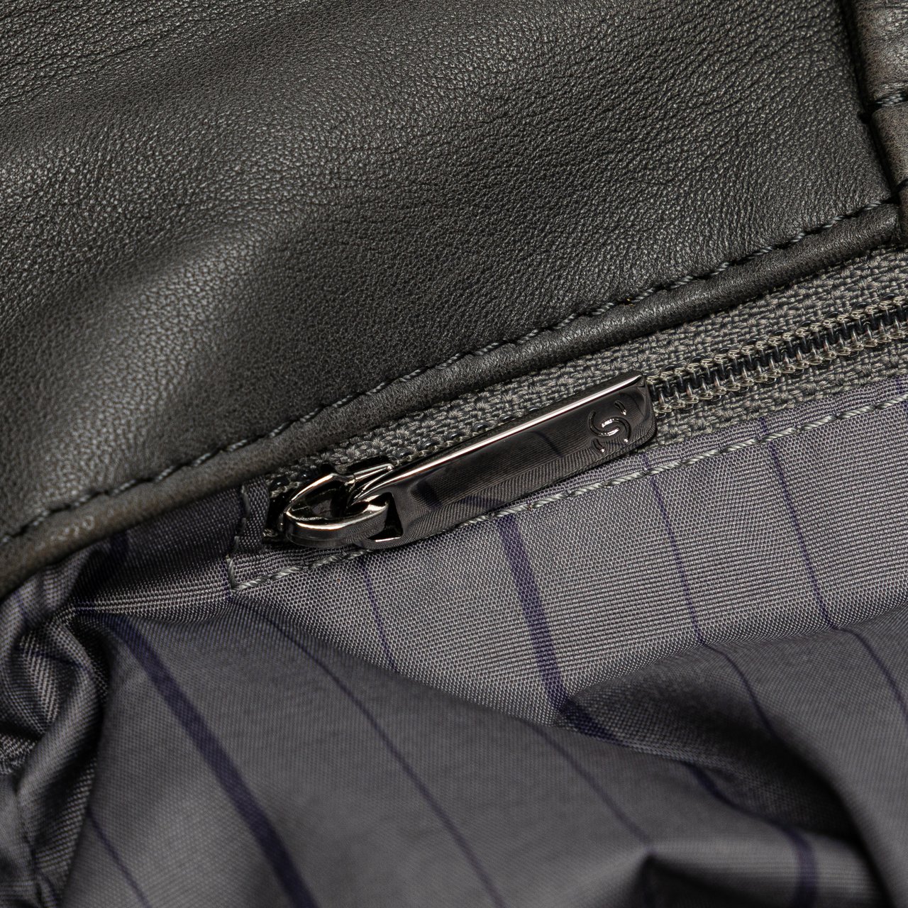 Chanel Lambskin Studded CC Accordion Flap Grijs