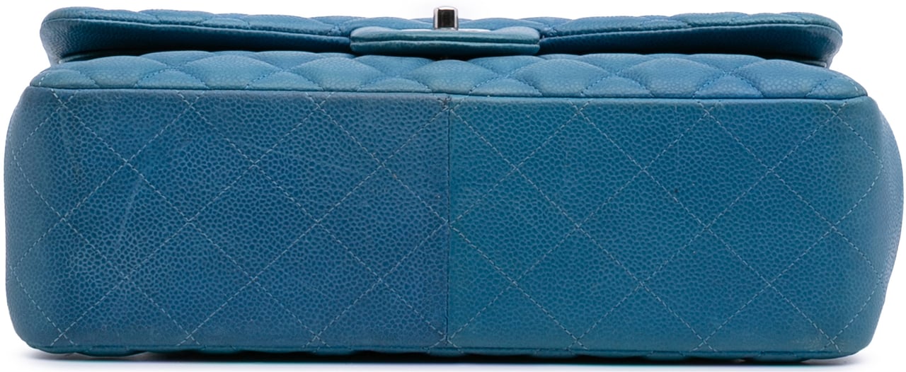Chanel Jumbo Classic Caviar Double Flap Blauw