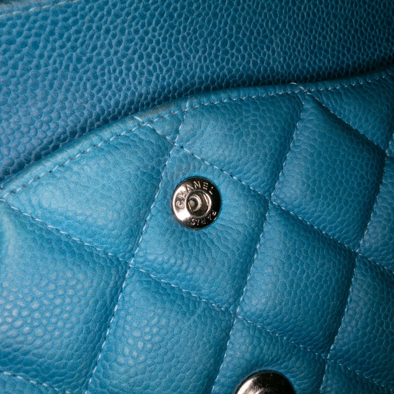 Chanel Jumbo Classic Caviar Double Flap Blauw