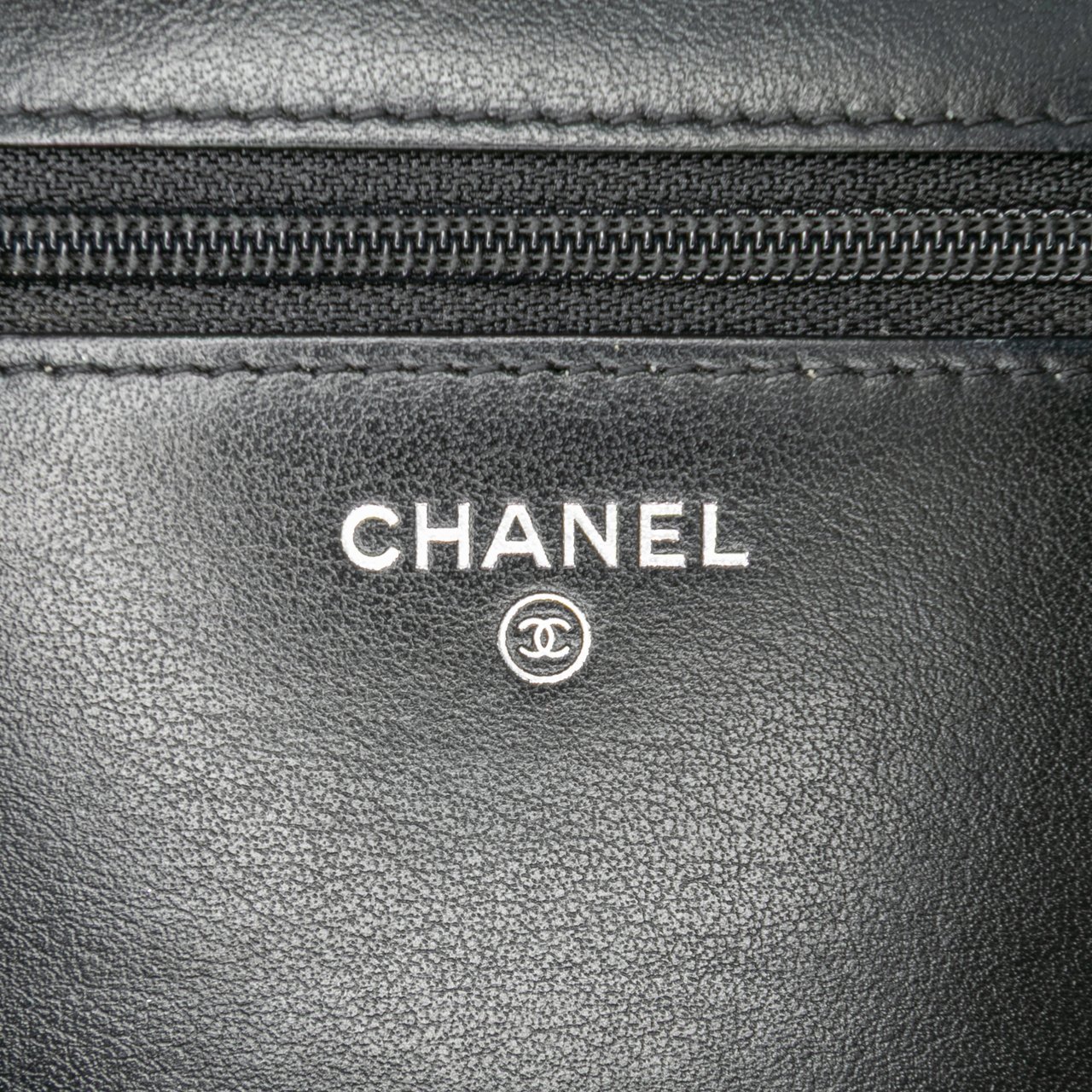 Chanel Chevron Aged Calfskin Gabrielle Wallet On Chain Zwart