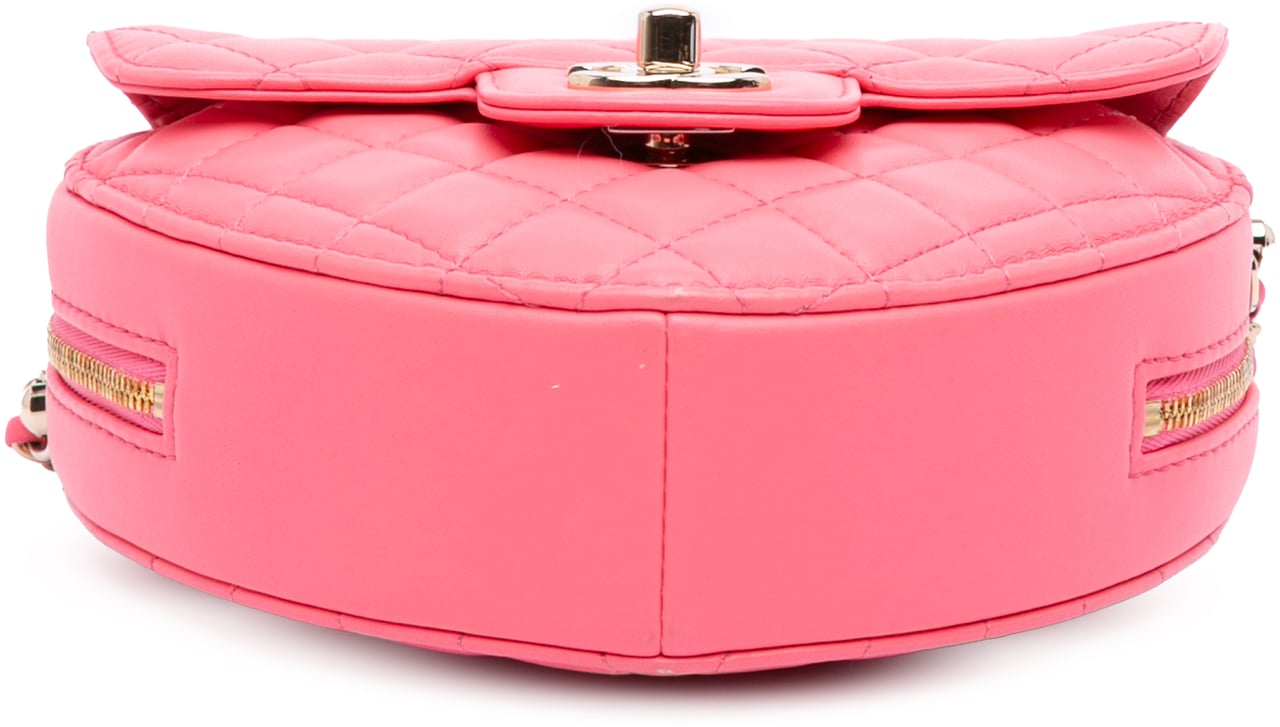 Chanel Lambskin CC in Love Heart Crossbody Roze