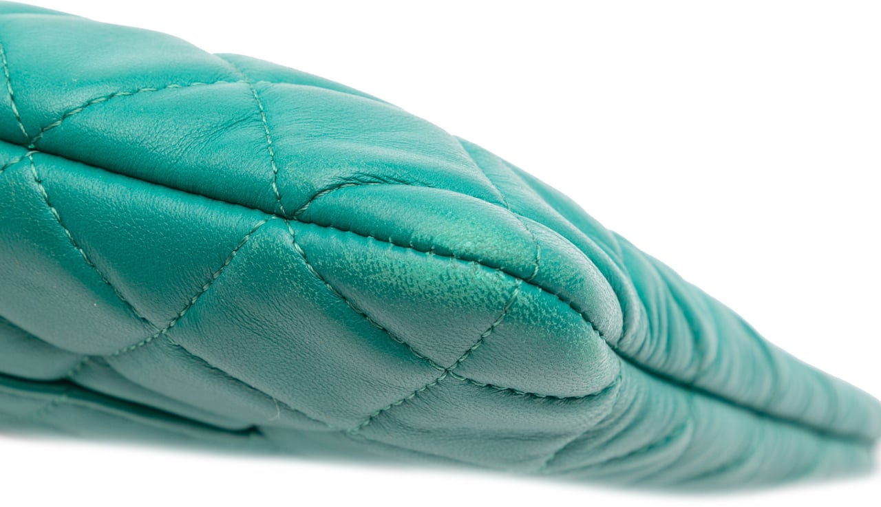 Chanel Medium Quilted Lambskin O Case Clutch Groen