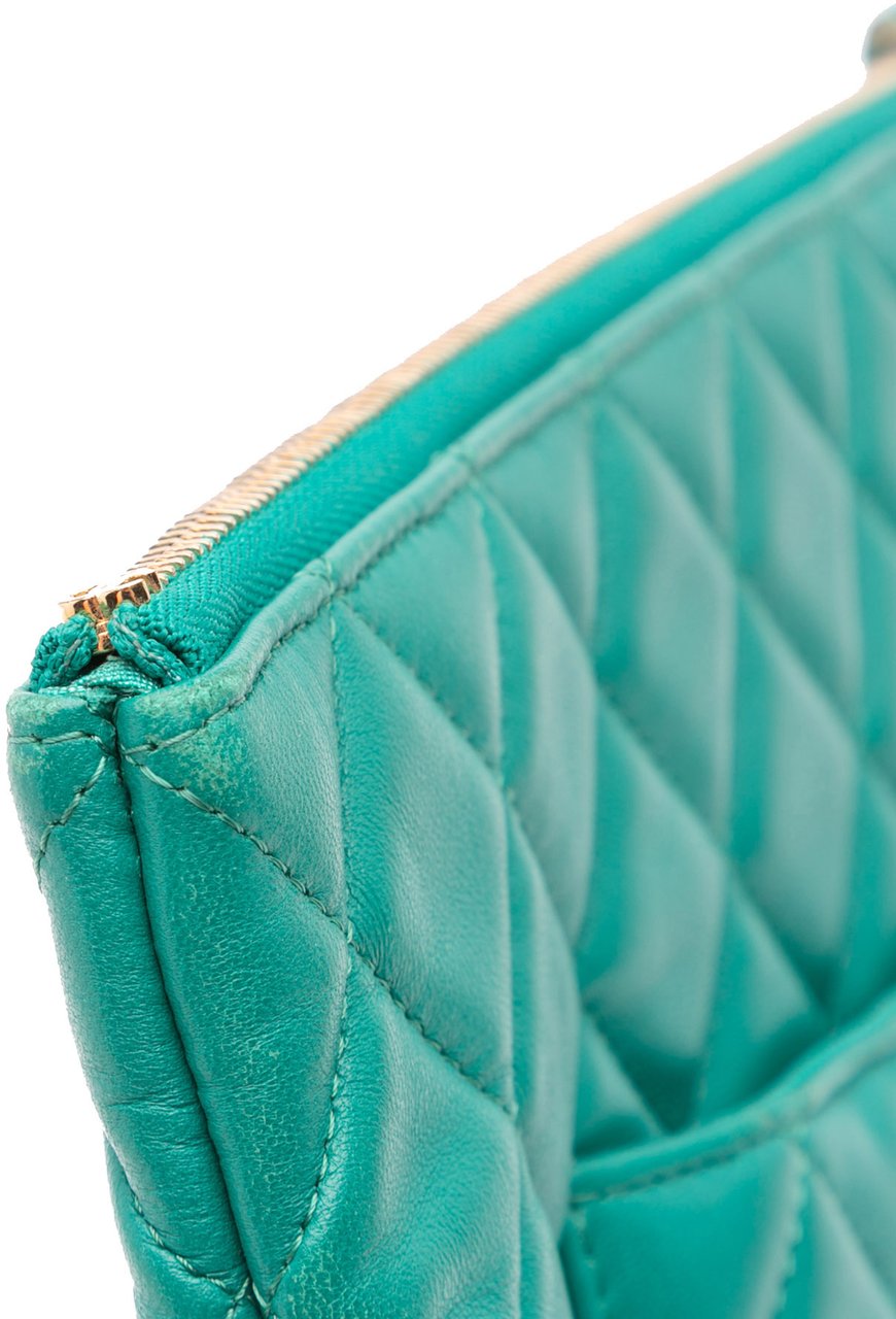 Chanel Medium Quilted Lambskin O Case Clutch Groen