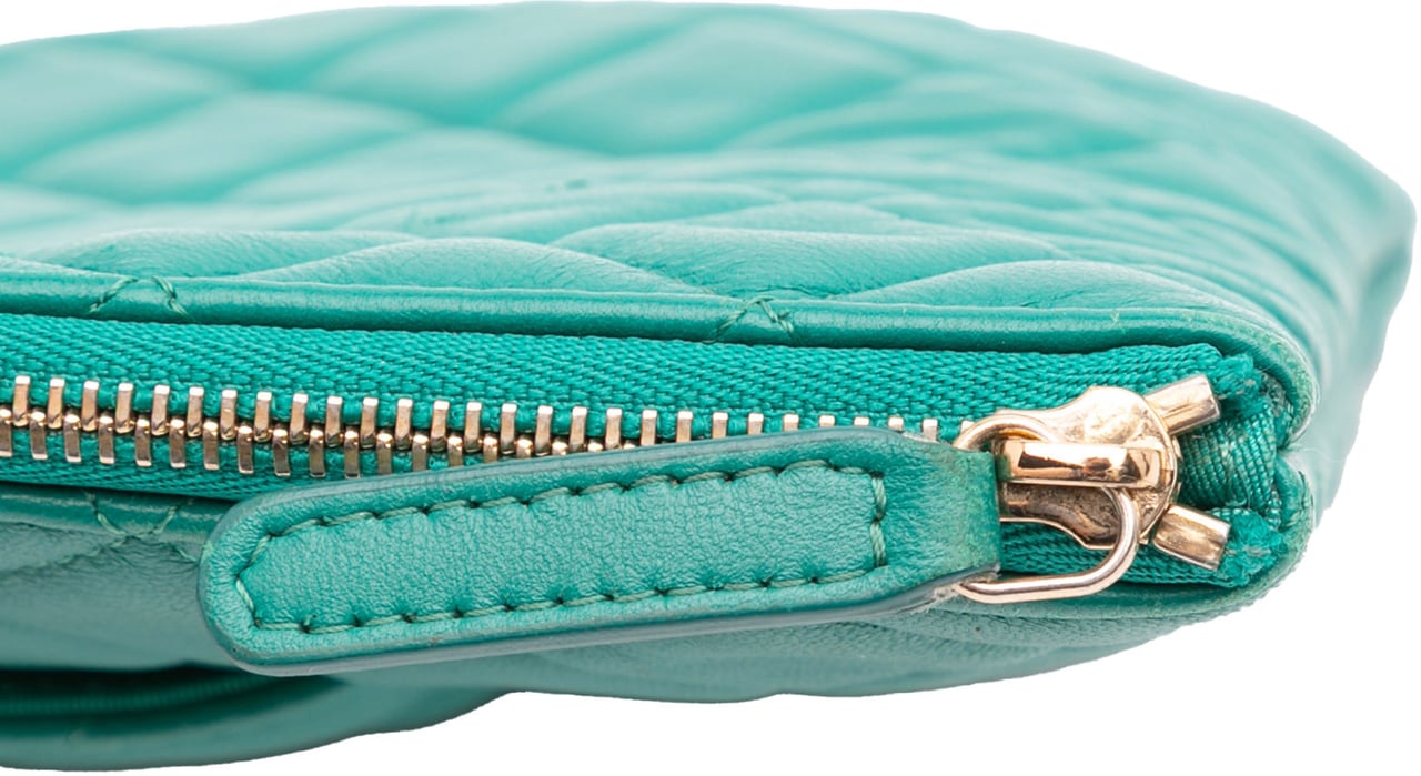 Chanel Medium Quilted Lambskin O Case Clutch Groen