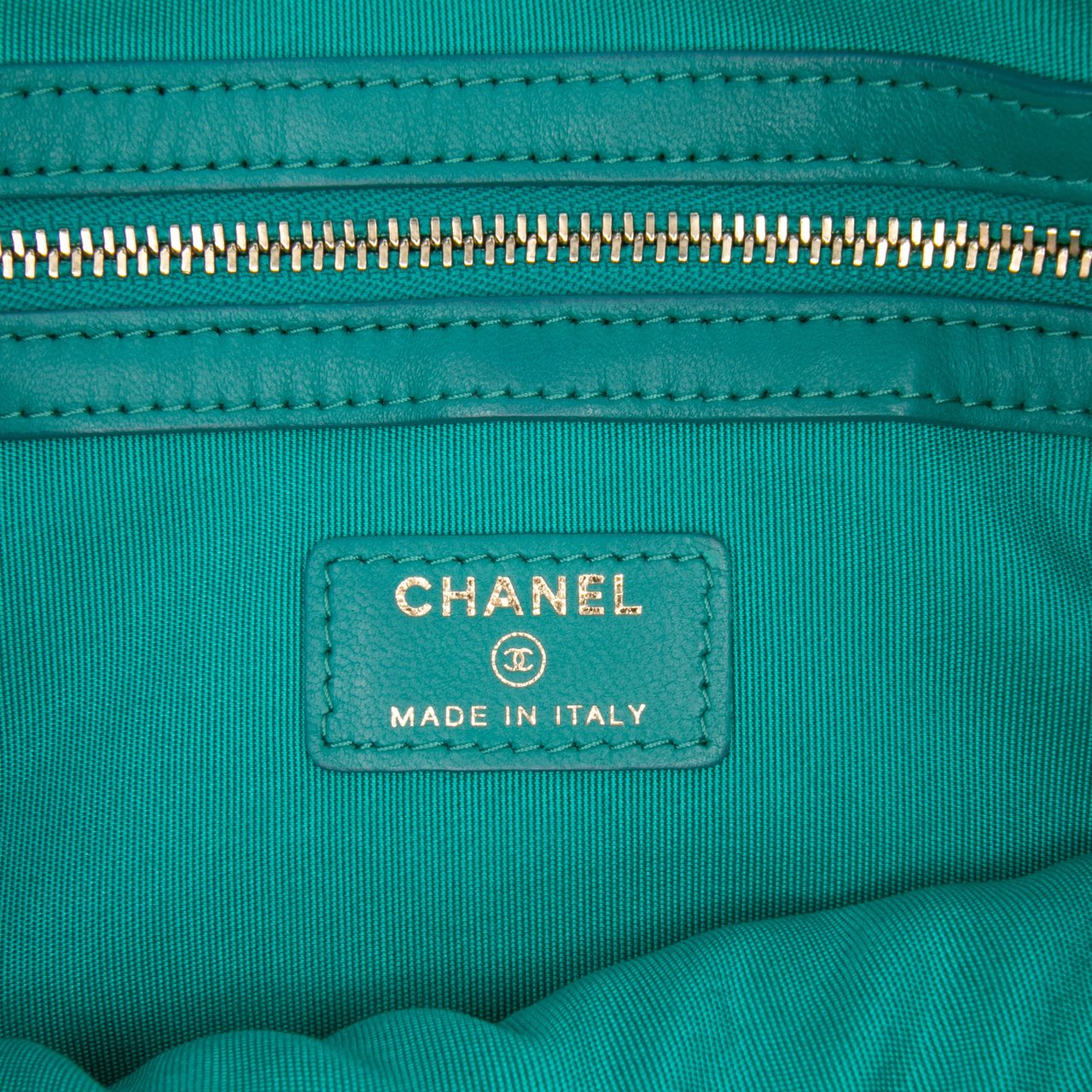 Chanel Medium Quilted Lambskin O Case Clutch Groen