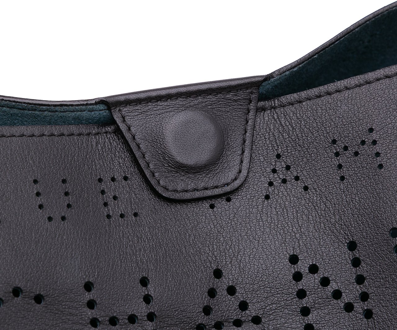 Chanel Calfskin and Tweed Small Piercing Light Bucket Bag Zwart
