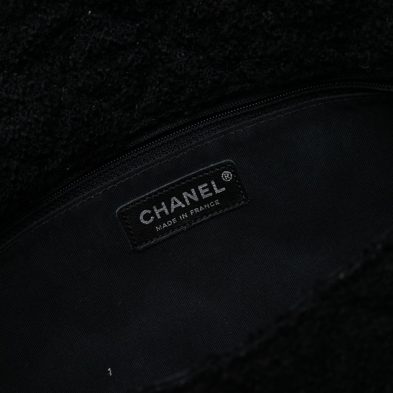 Chanel Jumbo Reissue 2.55 Quilted Tweed Easy Messenger Flap Zwart