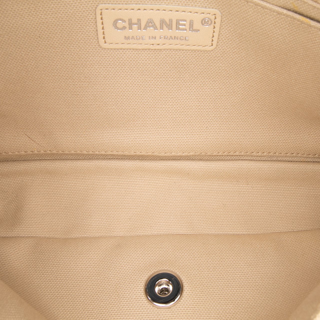 Chanel Paris Dubai Medium Quilted Denim Pompom Flap Blauw