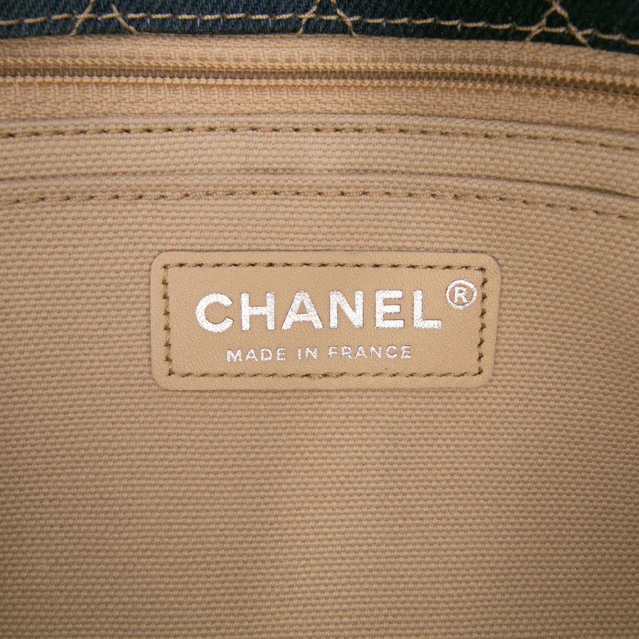 Chanel Paris Dubai Medium Quilted Denim Pompom Flap Blauw