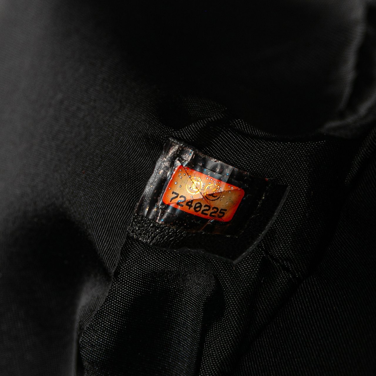 Chanel New Travel Line Nylon Round Pouch Zwart