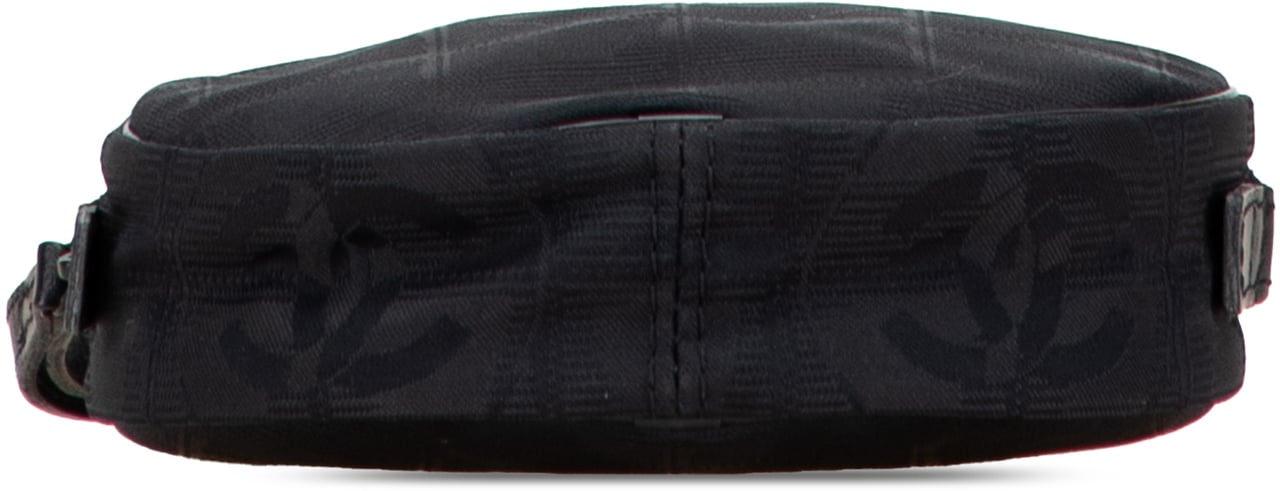 Chanel New Travel Line Nylon Round Pouch Zwart
