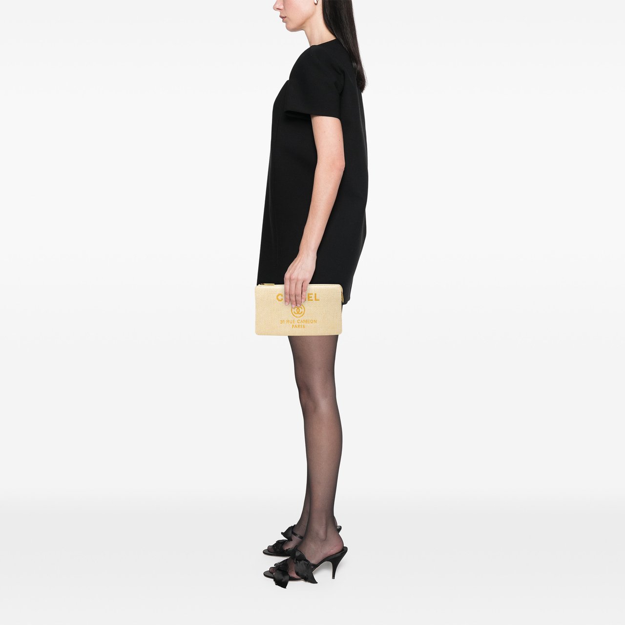 Chanel Medium Raffia Deauville O Case Clutch Geel