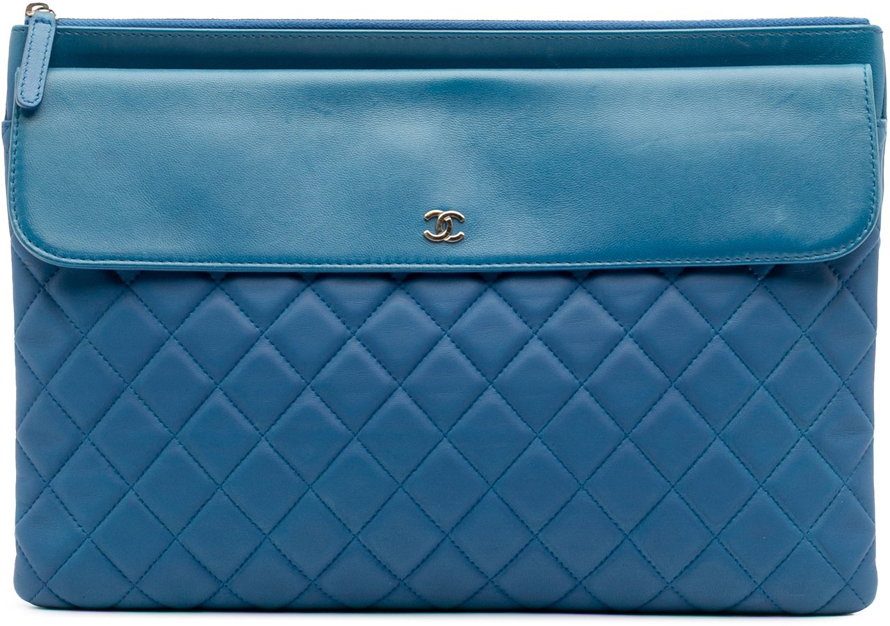 Chanel Large Quilted Lambskin Flap O Case Clutch Blauw