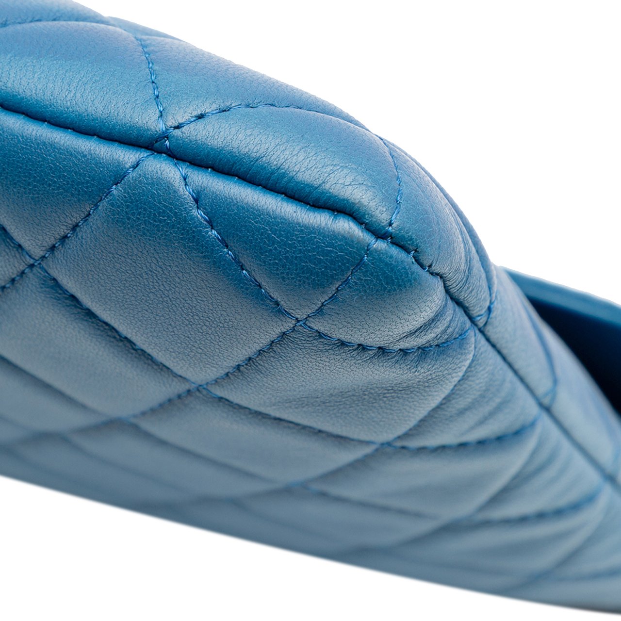 Chanel Large Quilted Lambskin Flap O Case Clutch Blauw