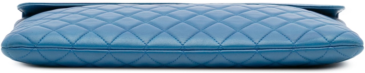 Chanel Large Quilted Lambskin Flap O Case Clutch Blauw