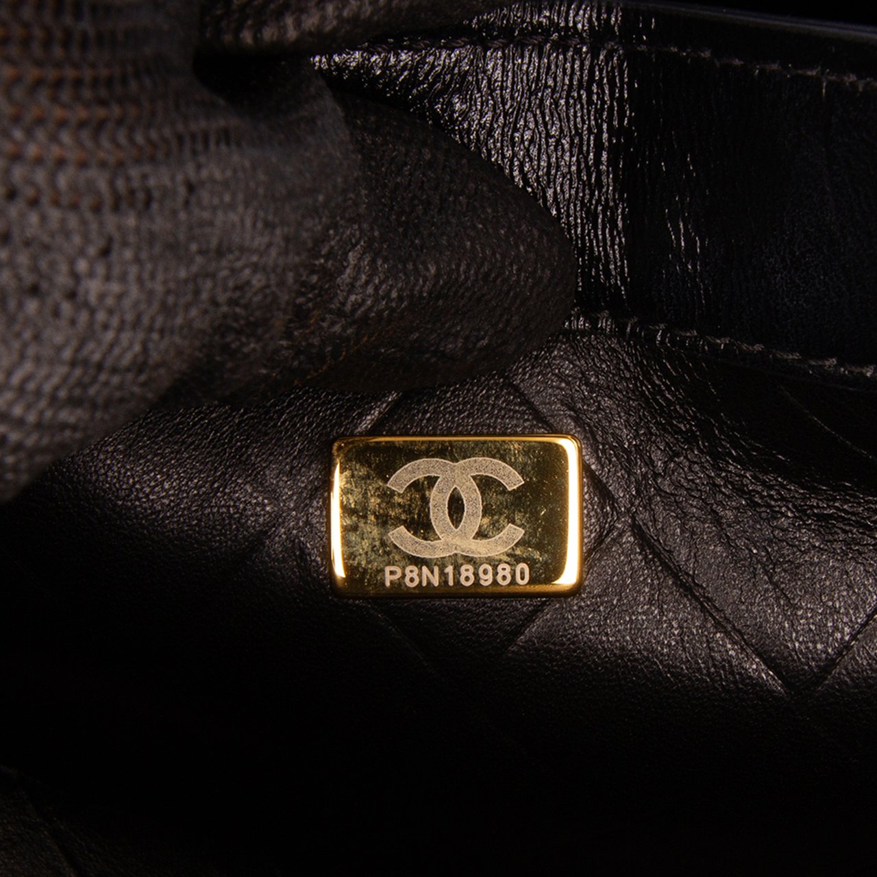 Chanel CC Quilted Calfskin Round Moon Messenger Flap Zwart