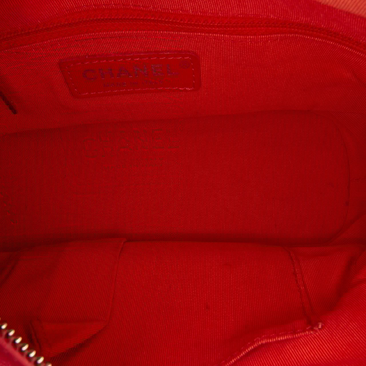 Chanel Small Chevron Lambskin Gabrielle Crossbody Rood