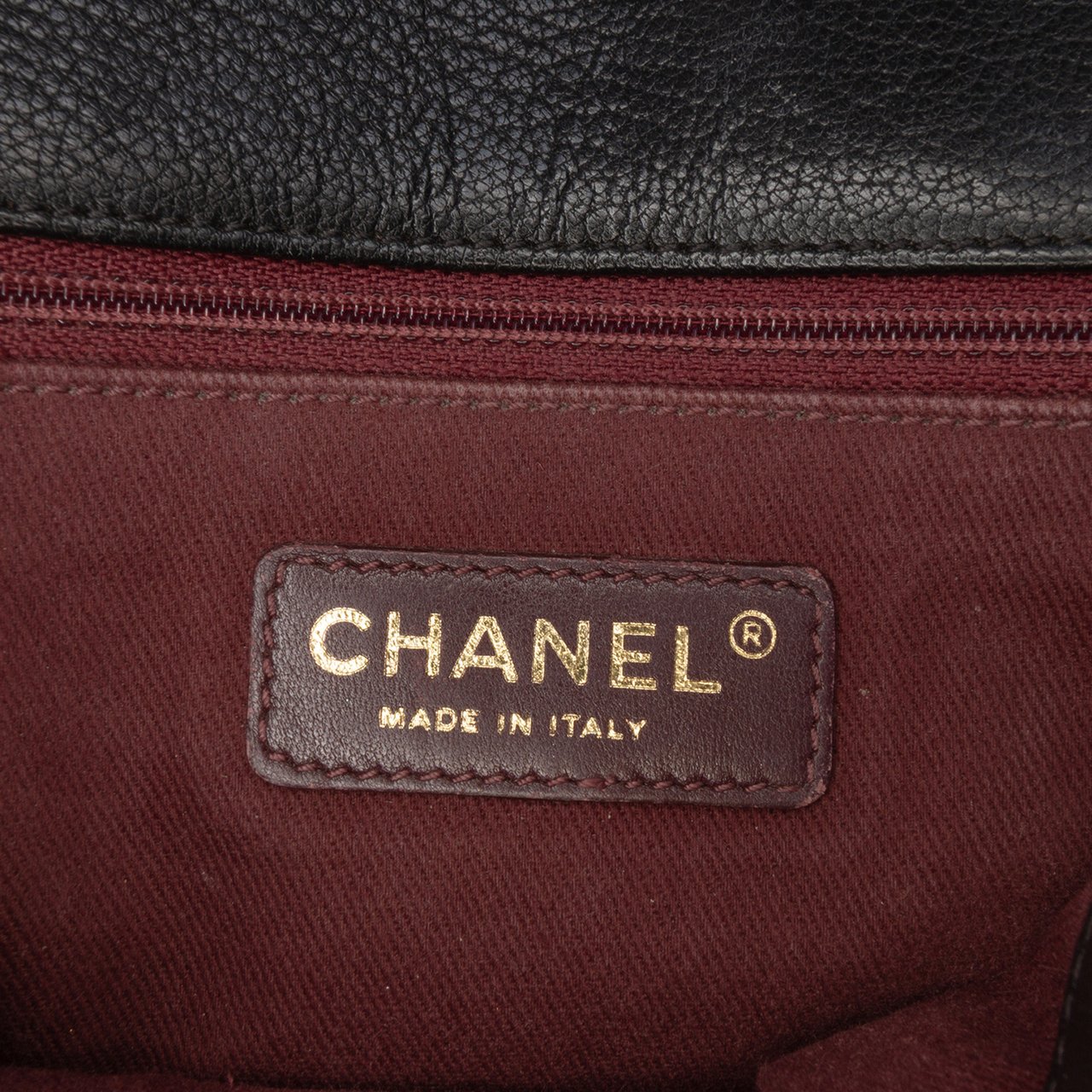 Chanel Paris-Salzburg Small Patent and Goatskin CC Eyelet Flap Zwart