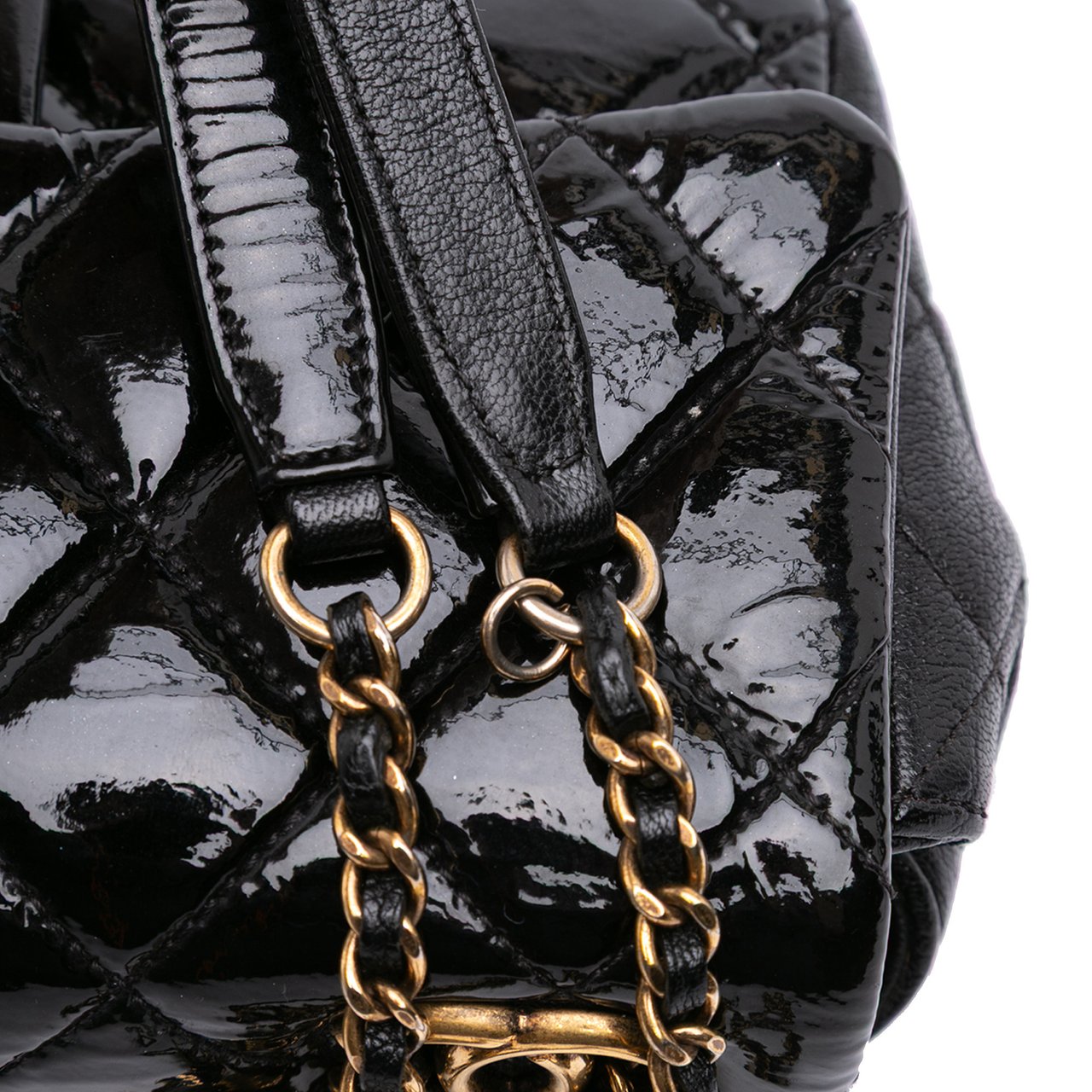 Chanel Paris-Salzburg Small Patent and Goatskin CC Eyelet Flap Zwart