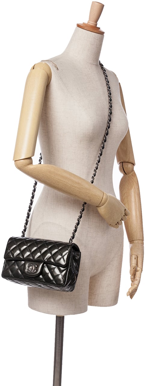 Chanel Mini Rectangular Classic Striped Patent Single Flap Zwart