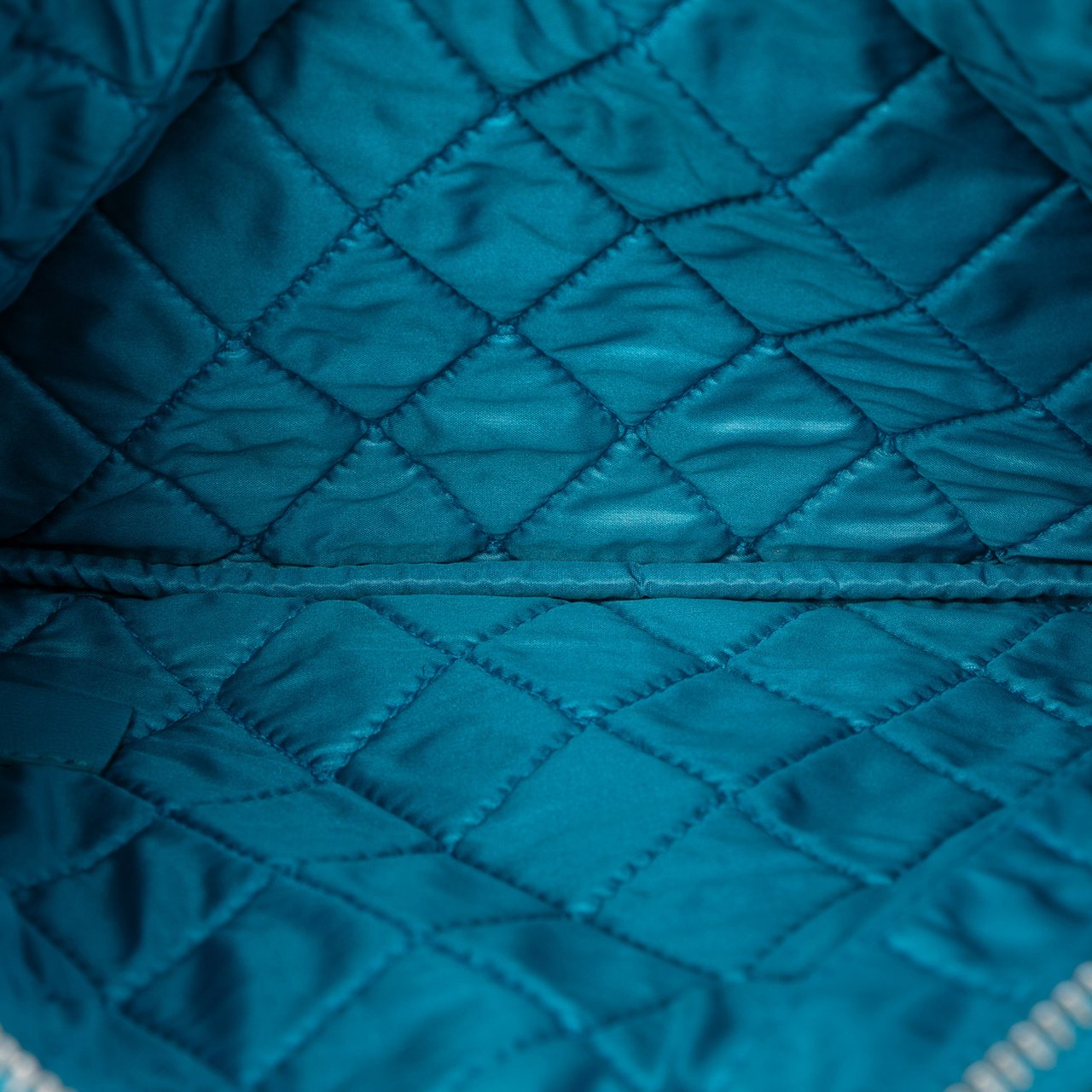 Chanel Small CC Quilted Patent O Case Clutch Blauw