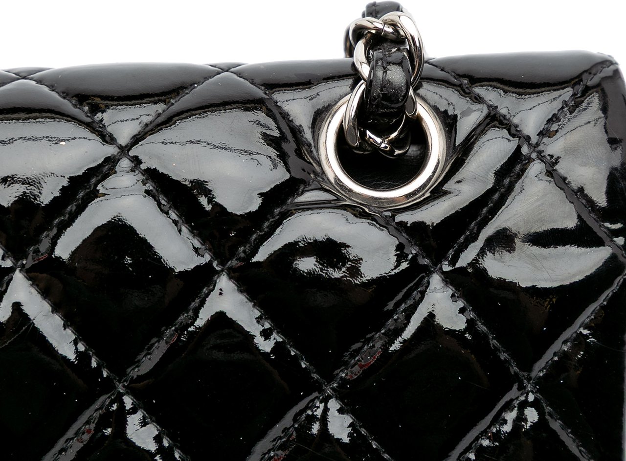 Chanel Medium Classic Patent Double Flap Zwart
