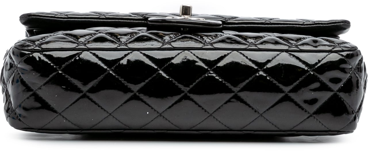 Chanel Medium Classic Patent Double Flap Zwart