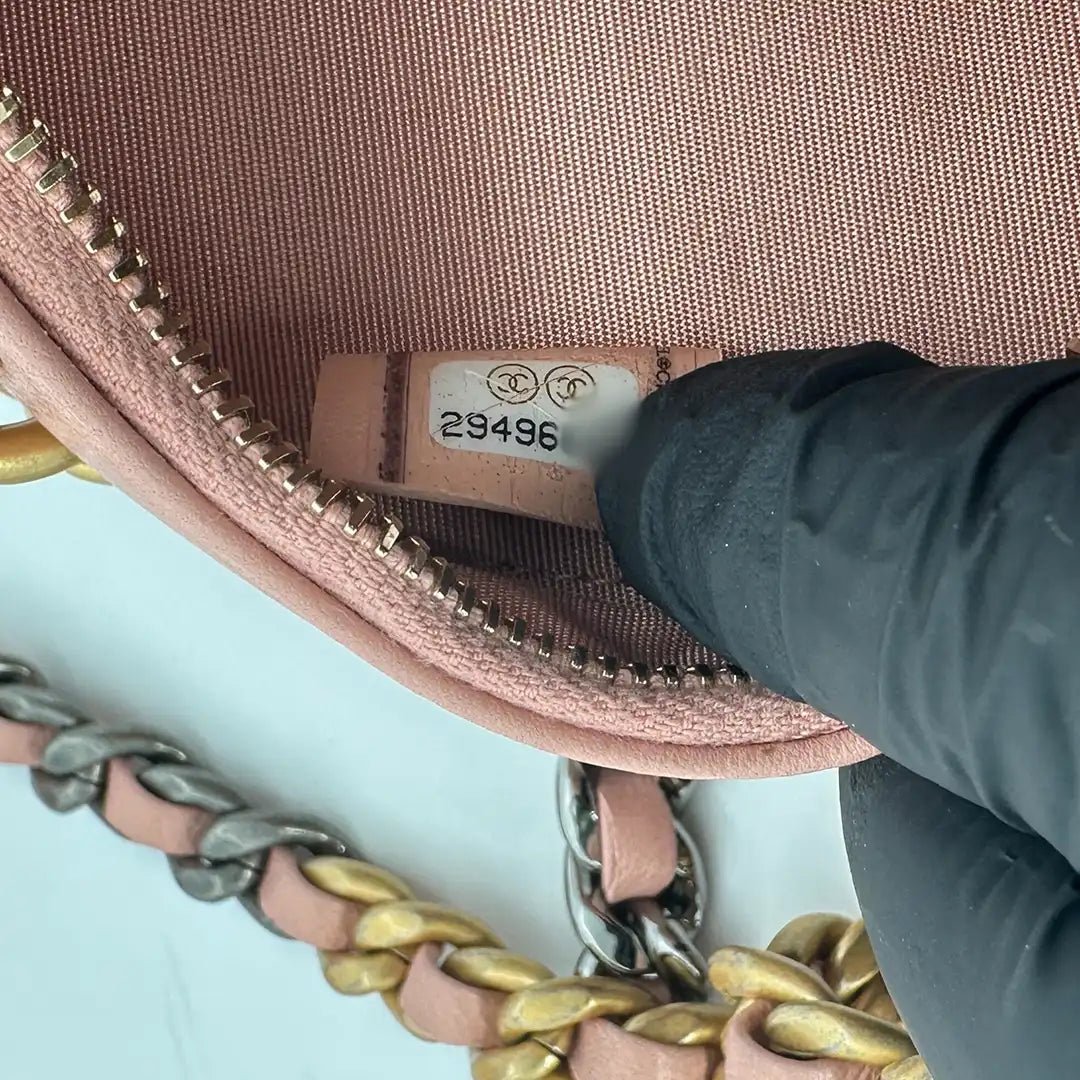 Chanel Chanel 19 Round Clutch Chain Shoulder Bag light Pink / mint condition Roze
