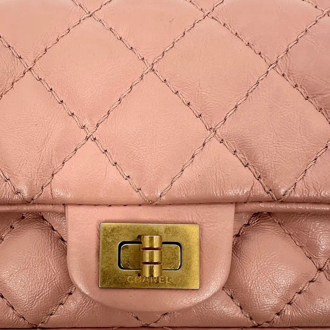Chanel Chanel 2.55 Reissue Beltbag Rose gold hardware full set / very good Roze