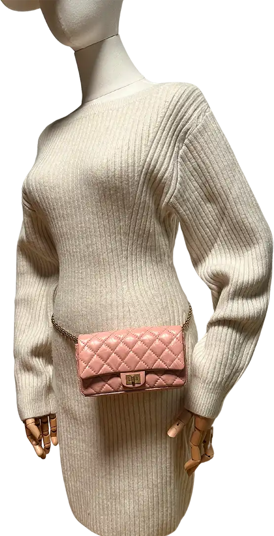 Chanel Chanel 2.55 Reissue Beltbag Rose gold hardware full set / very good Roze