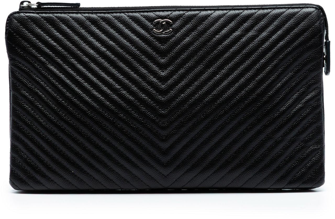 Chanel CC Chevron Caviar Zip Clutch Zwart
