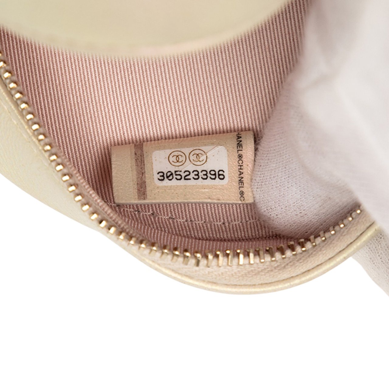 Chanel Quilted Iridescent Lambskin Round Clutch With Chain Goud