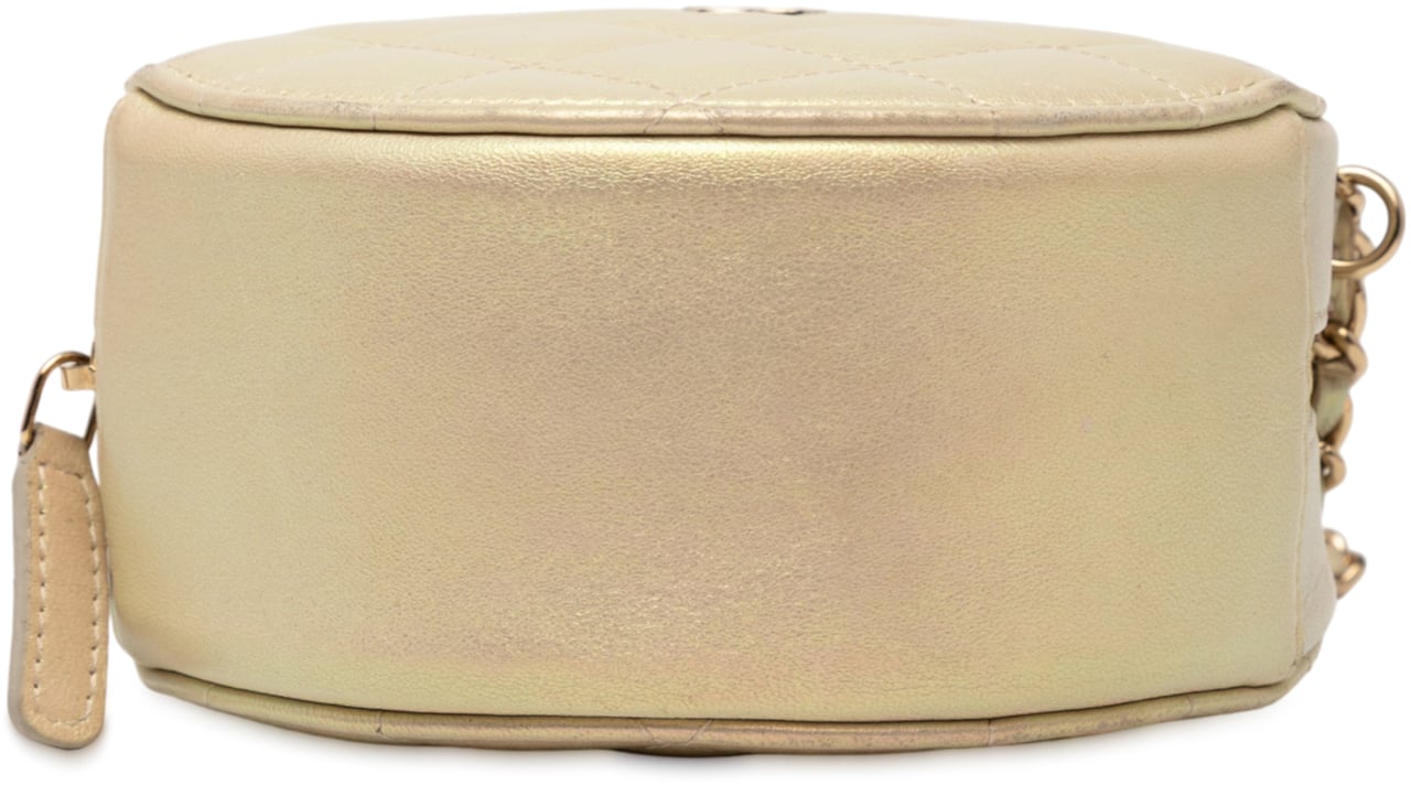 Chanel Quilted Iridescent Lambskin Round Clutch With Chain Goud