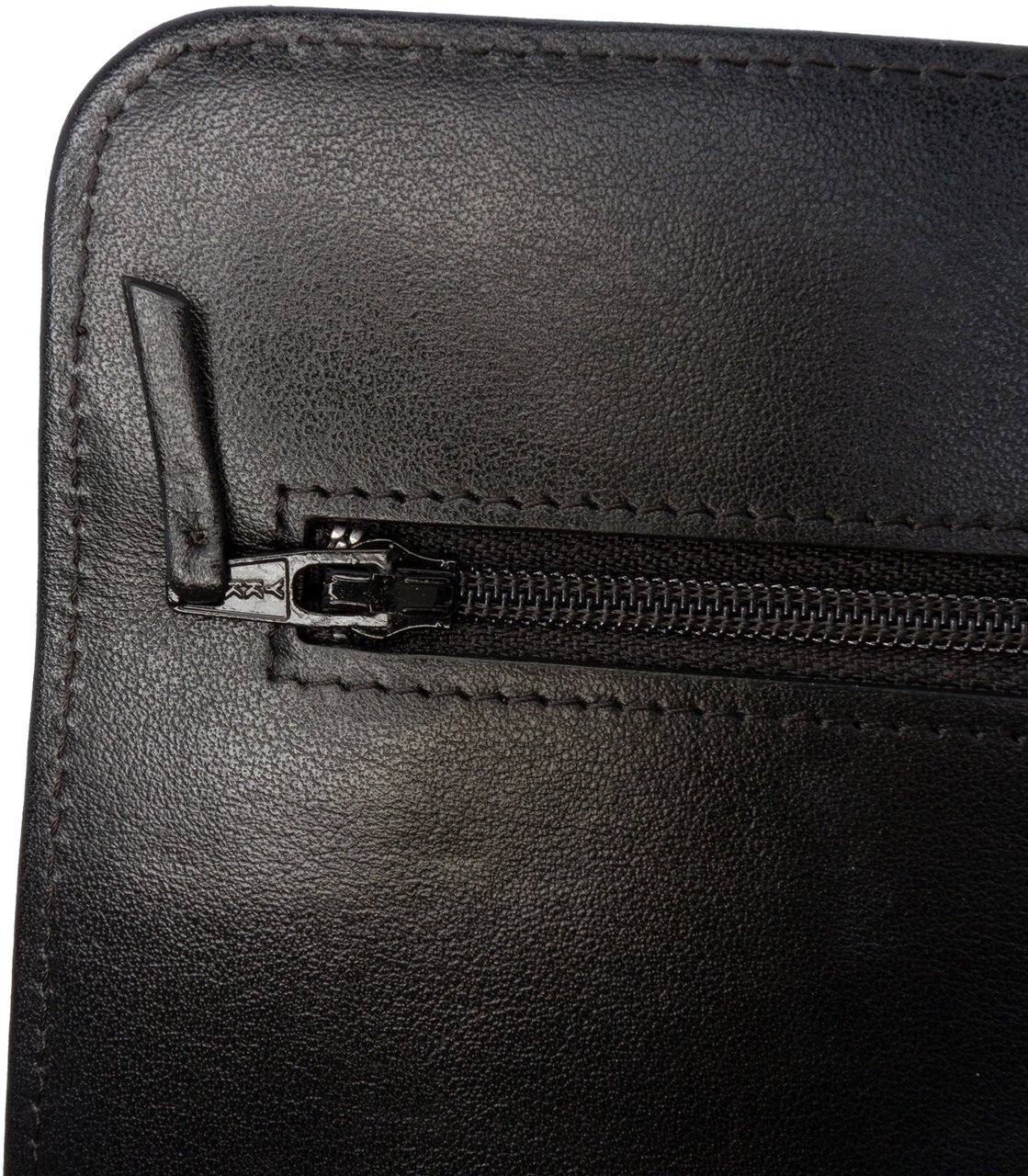 Chanel Lambskin Studded Diamond Stitch Wallet On Chain Zwart