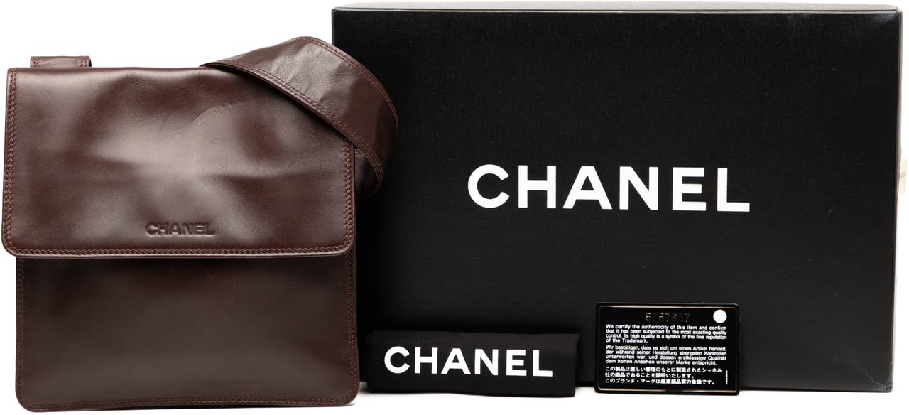Chanel Lambskin Leather Crossbody Rood