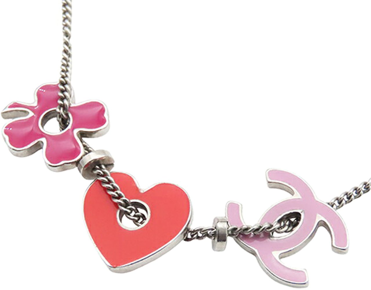 Chanel CC Silver Plated Enamel Heart and Clover Charm Pendant Necklace Zilver