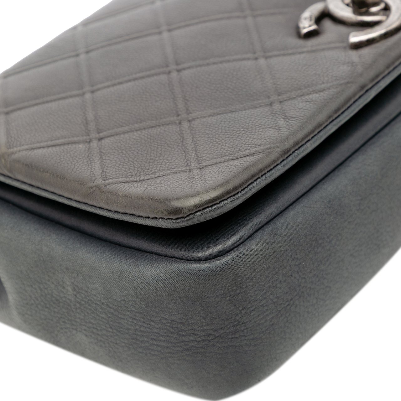 Chanel Medium Diamond Embossed Calfskin New Chic Flap Grijs