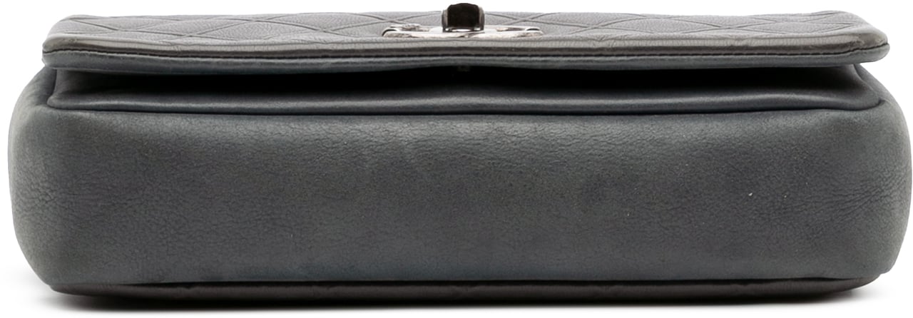 Chanel Medium Diamond Embossed Calfskin New Chic Flap Grijs