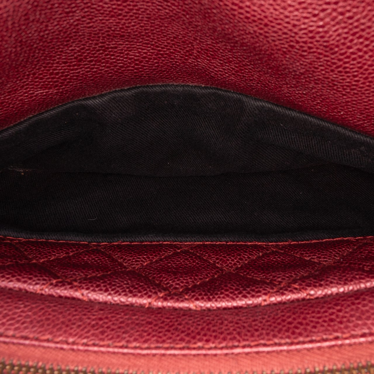Chanel Medium Quilted Caviar Easy Flap Rood