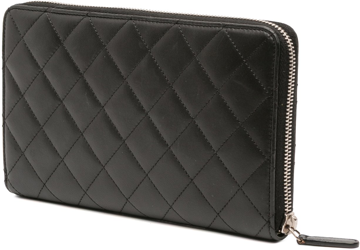 Chanel CC Quilted Lambskin Zip Around Wallet Zwart