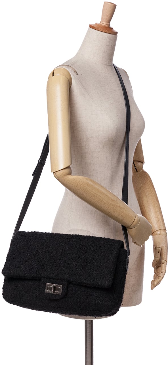 Chanel Jumbo Reissue 2.55 Quilted Tweed Easy Messenger Flap Zwart