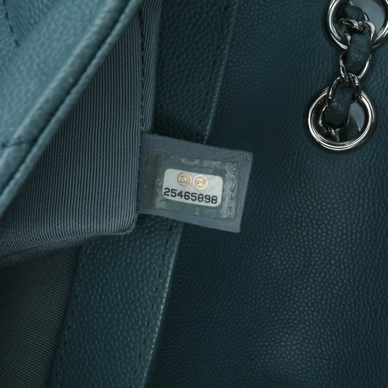 Chanel Medium Quilted Caviar Urban Companion Flap Blauw
