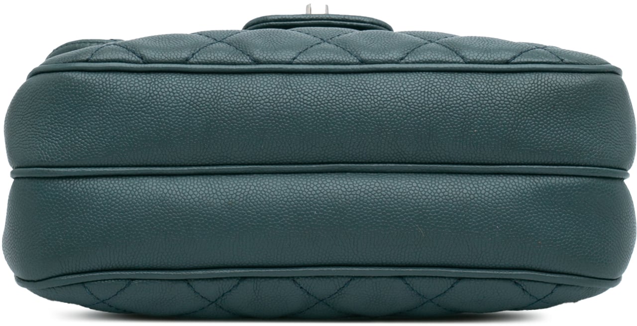 Chanel Medium Quilted Caviar Urban Companion Flap Blauw