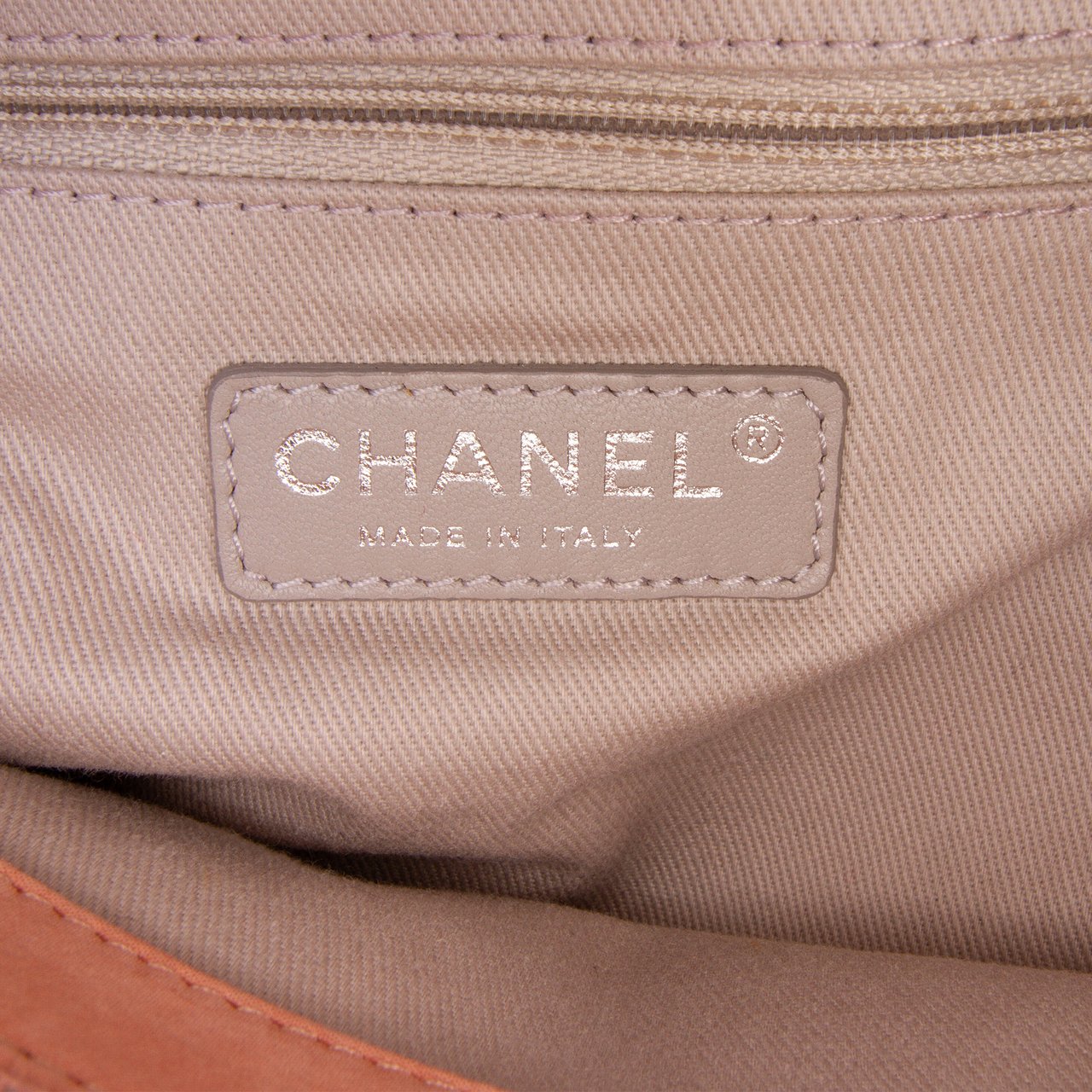 Chanel Small Iridescent Calfskin Sea Hit Tote Roze