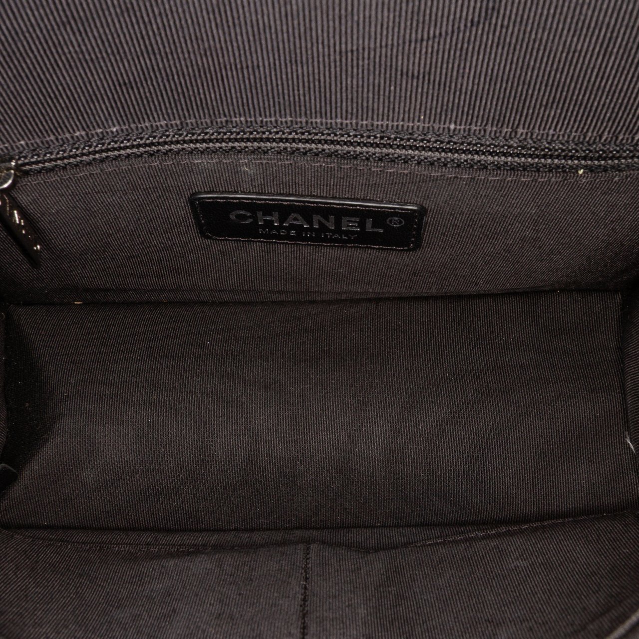 Chanel Small Chevron Lambskin Couture Flap Zilver