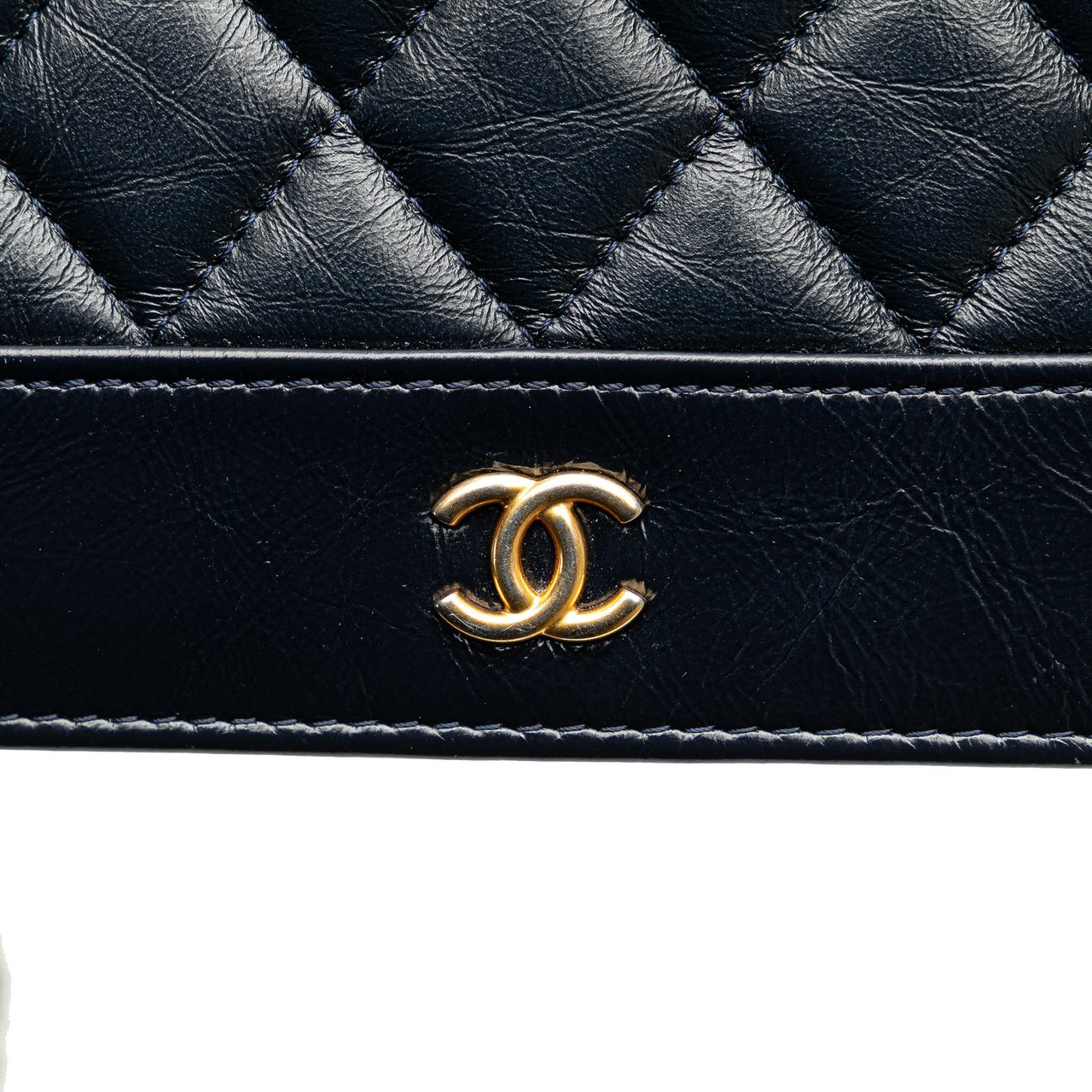 Chanel Quilted Aged Calfskin Gabrielle Wallet On Chain Zwart