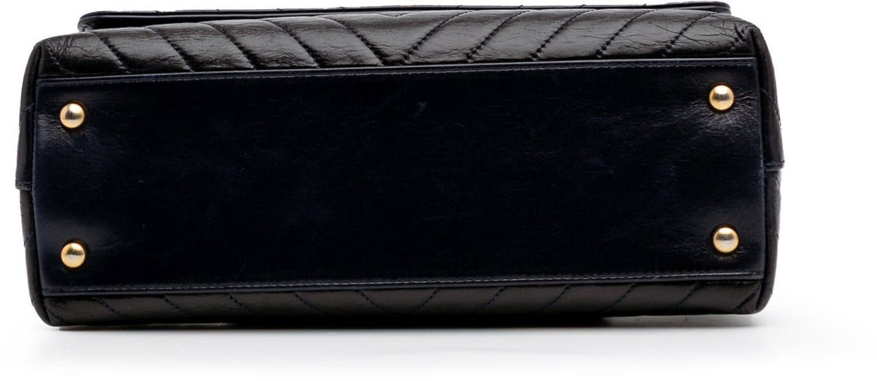 Chanel Medium Chevron Aged Calfskin Coco Top Handle Bag Zwart