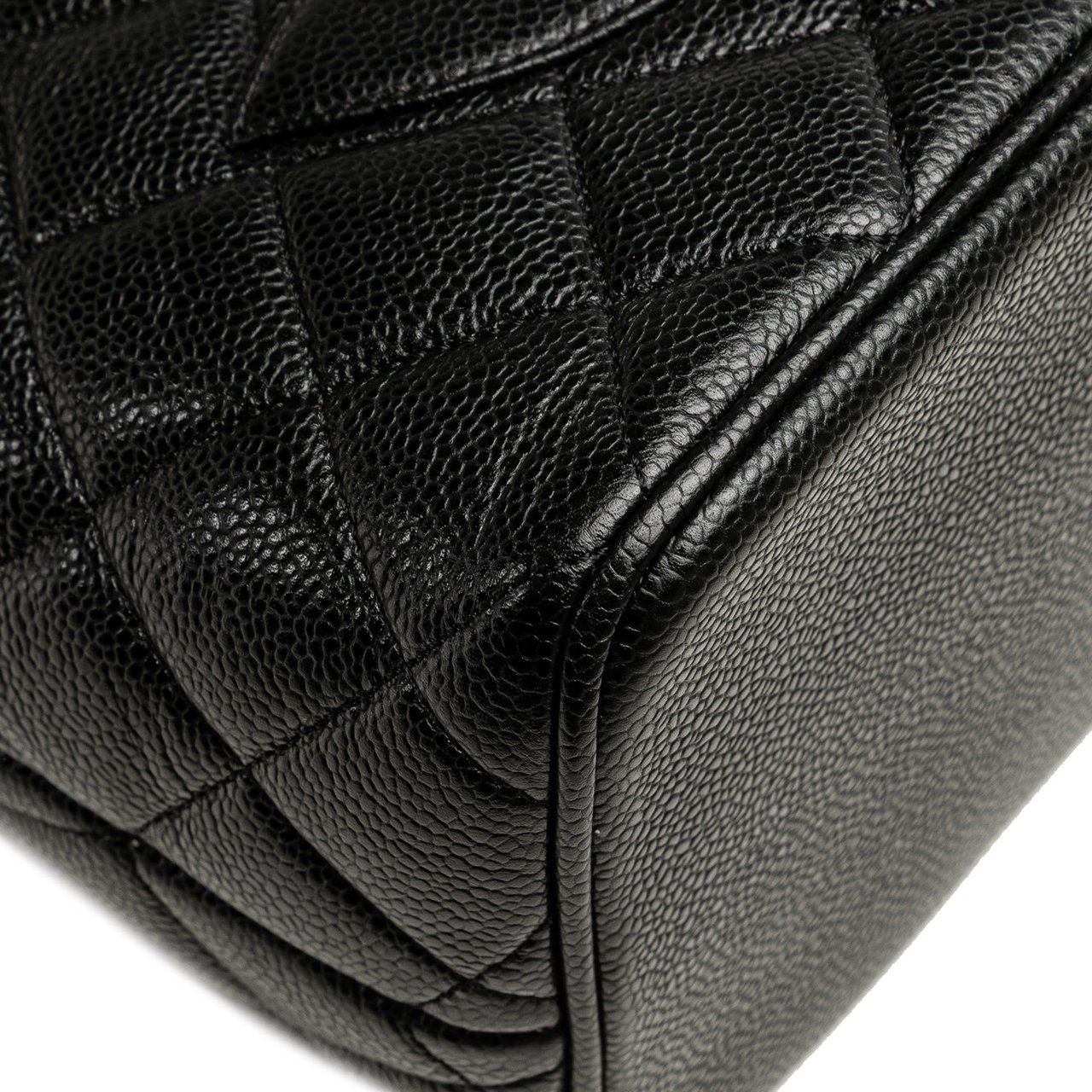 Chanel Caviar Medallion Tote Zwart