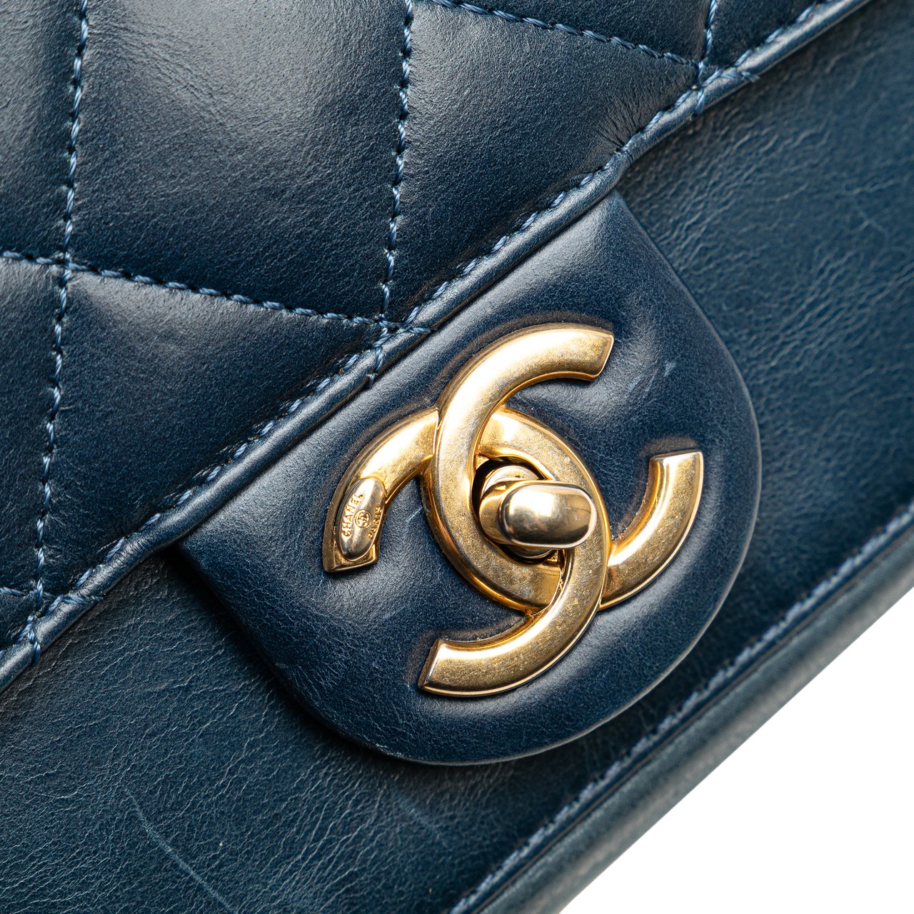 Chanel Small Quilted Calfskin Straight Lined Flap Blauw