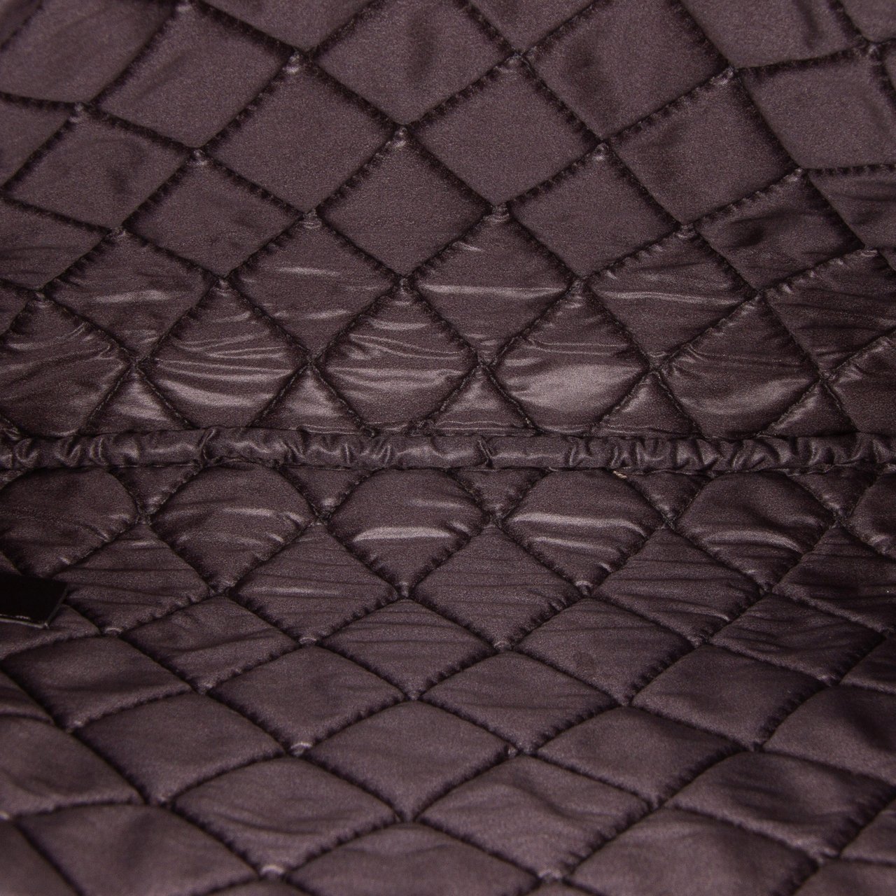 Chanel Medium CC Quilted Caviar O Case Clutch Zwart